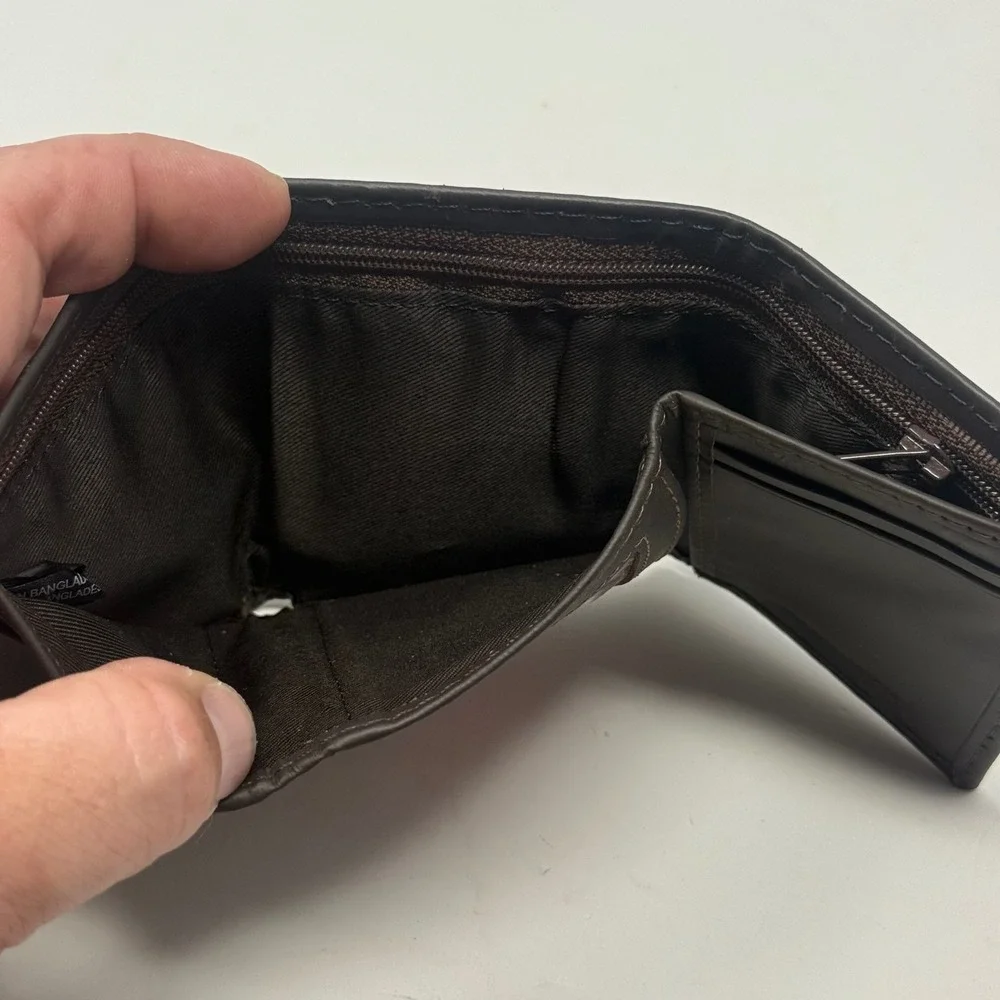 Genuine Dickies Mens Trifold Wallet Brown Leather RFID Blocking Zipper Pocket
